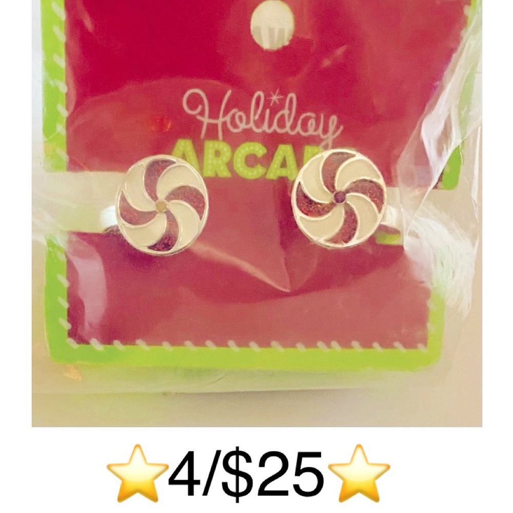 Holiday Arcade Sparkly Christmas Bangle Bracelet